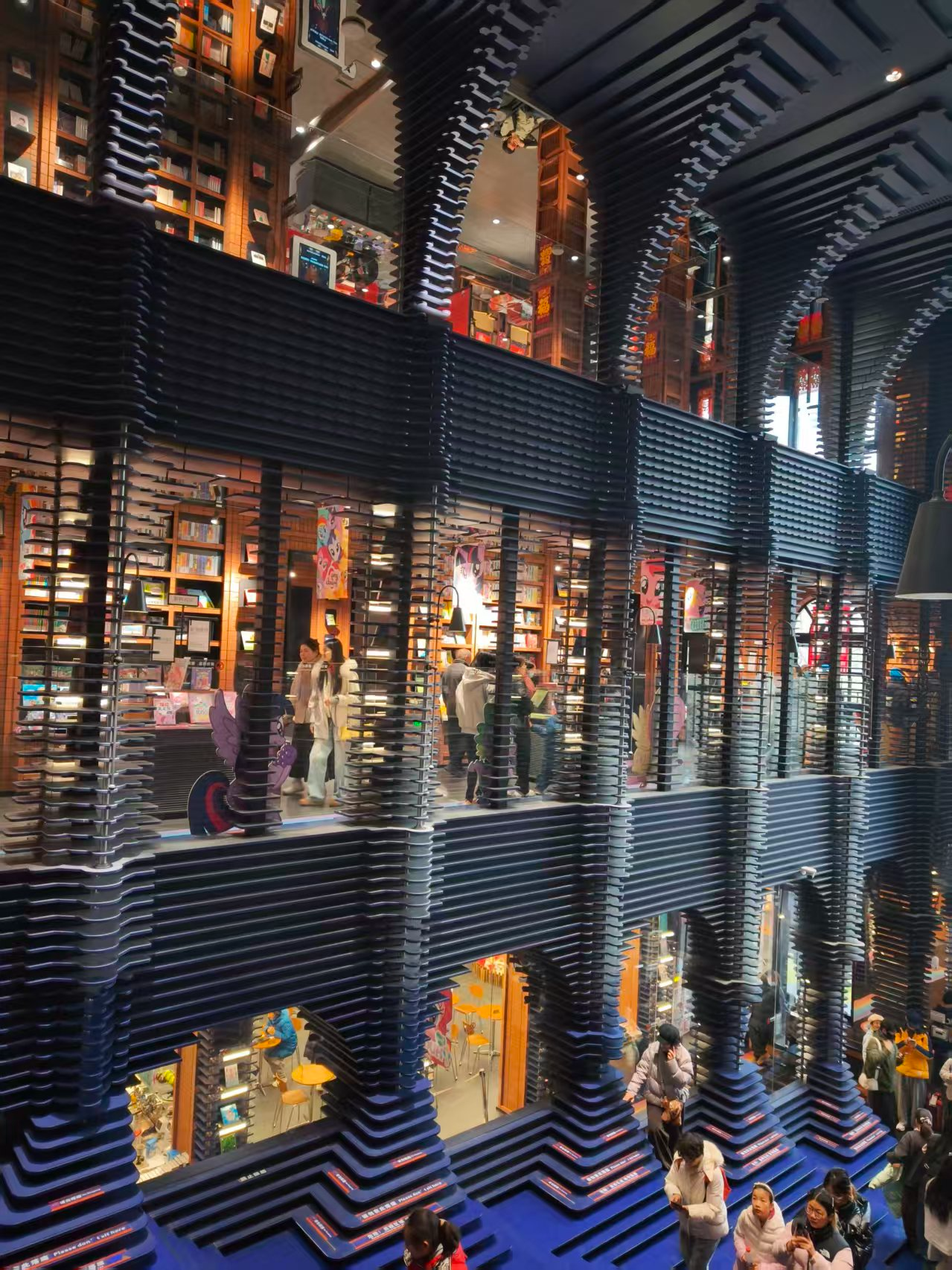 二楼侧拍 二楼侧拍