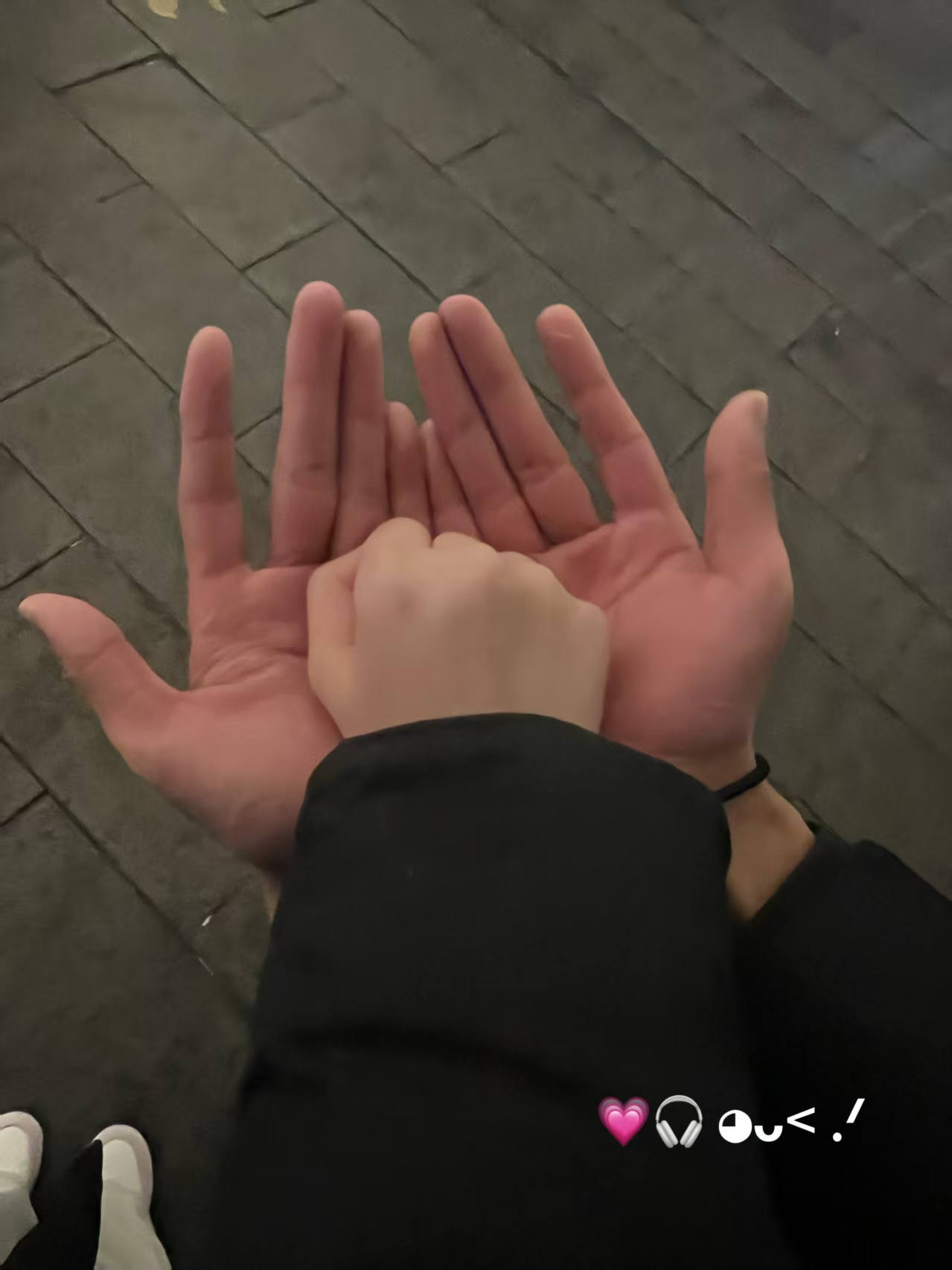 大手包拳头 大手包拳头